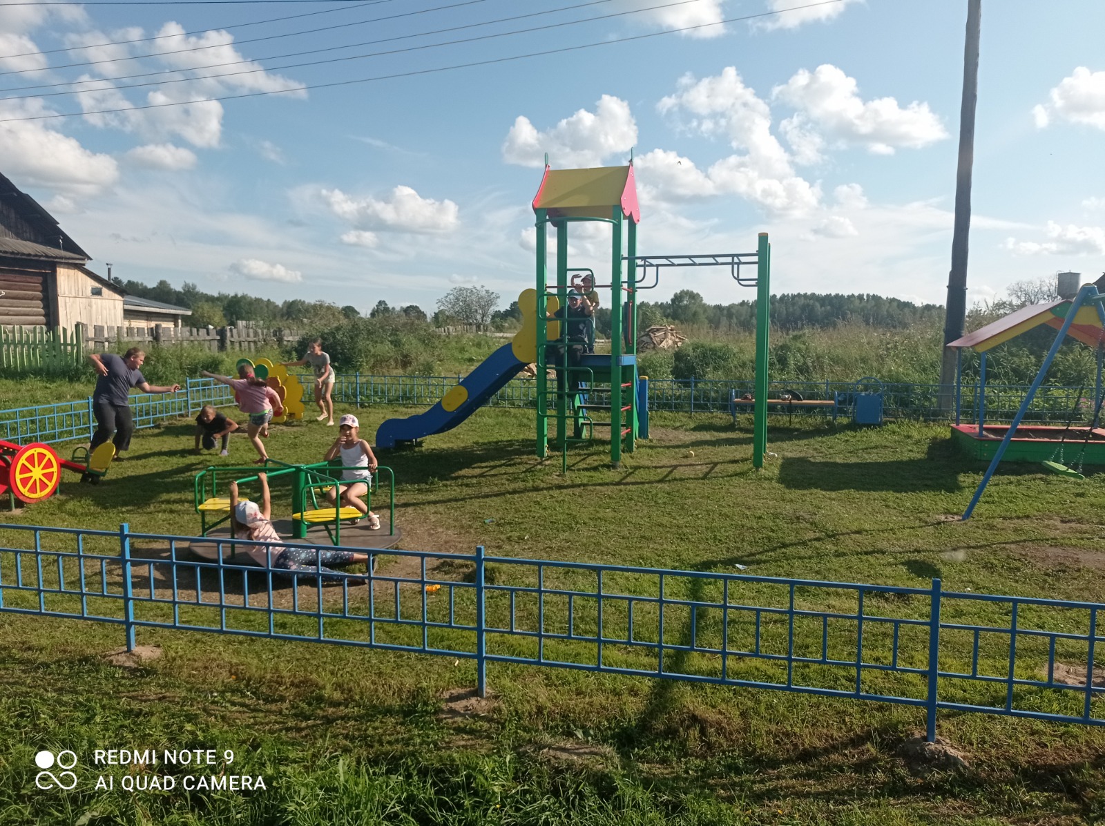 Детская площадка с.Новомариинка.